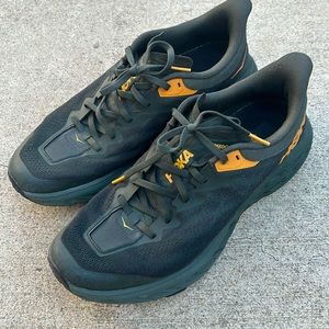 HOKA SPEEDGOAT 5 TRAIL RUNNING SHOES -  MENS 10.5 GREEN